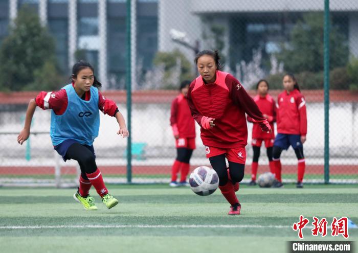 四川资中深耕女子足球：铿锵玫瑰走向世界广阔