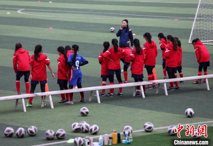 四川资中深耕女子足球：铿锵玫瑰走向世界广阔