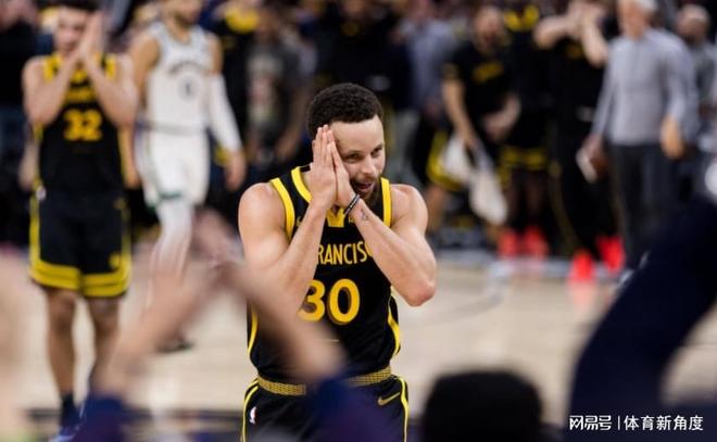 勇士残阵遭尼克斯21分逆转吞下5连败 桑托斯崛起