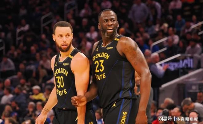 勇士残阵遭尼克斯21分逆转吞下5连败 桑托斯崛起