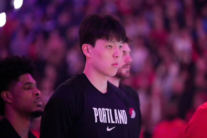 杨瀚森首战G联赛季后赛 双线挑战NBA新秀之路