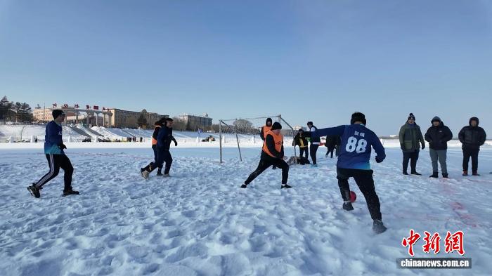 蜜都饶河中俄球员界江竞