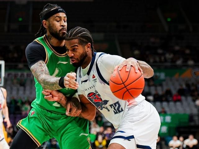 山东男篮连败陷困境 排名下滑迎季后赛辽宁挑战